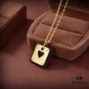 Hermes High-End Elegant Playing Card Pendant Necklace, Most Attractive Classic Design, Exquisite and Premium, Not Your Average Mass-Market Cheap Item, Ultimate in Style and Texture, Instantly Recognizable at First Glance