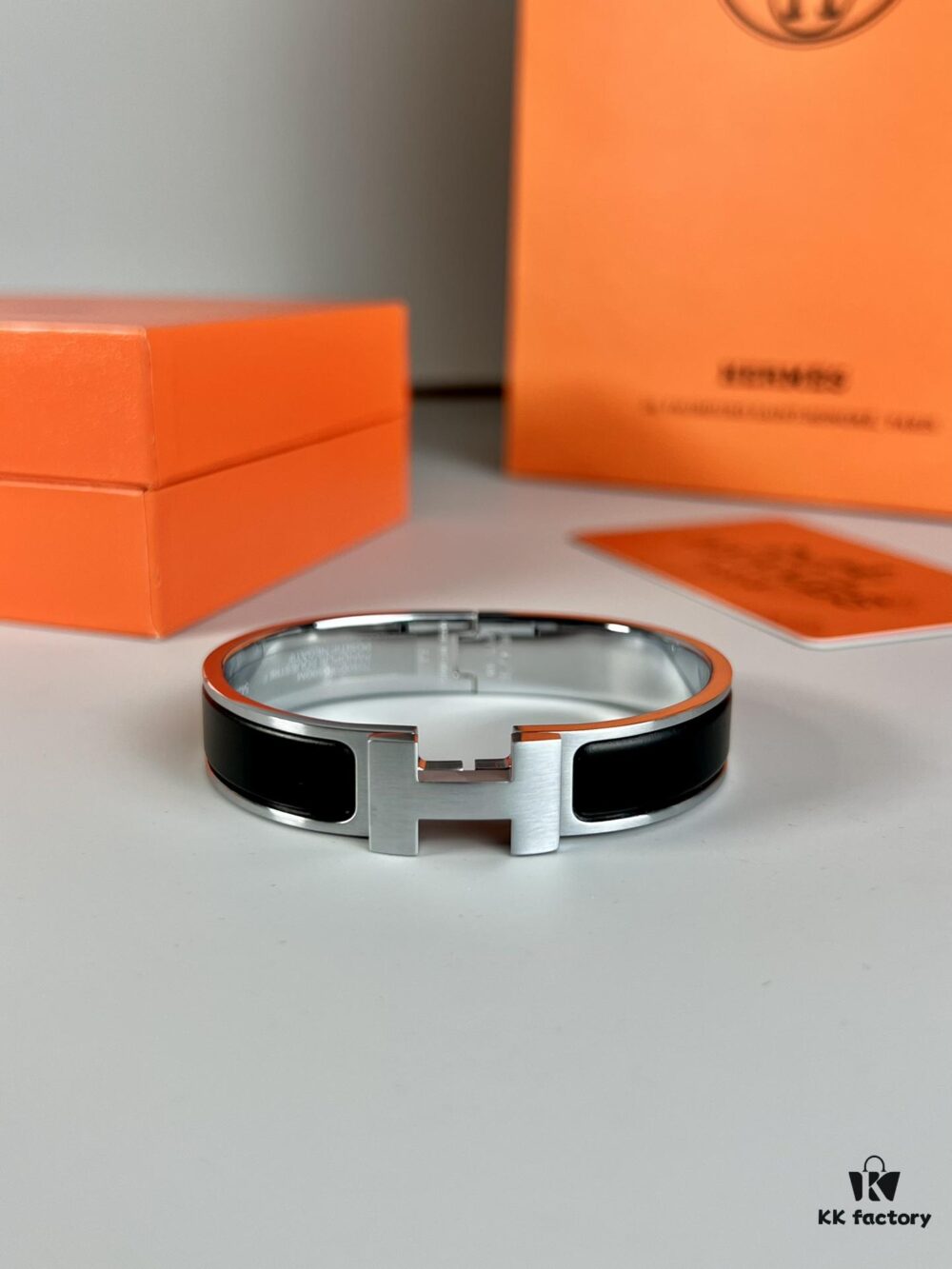 Hermès New Arrival Bracelet, Authentic-Like Inner Circle Label Sticker, Proxy Purchase Version 😎 Herme*CLIC Enamel H Bracelet, Stylish and Versatile Look ❤ Perfect for Couples 👨🏻💏🌸