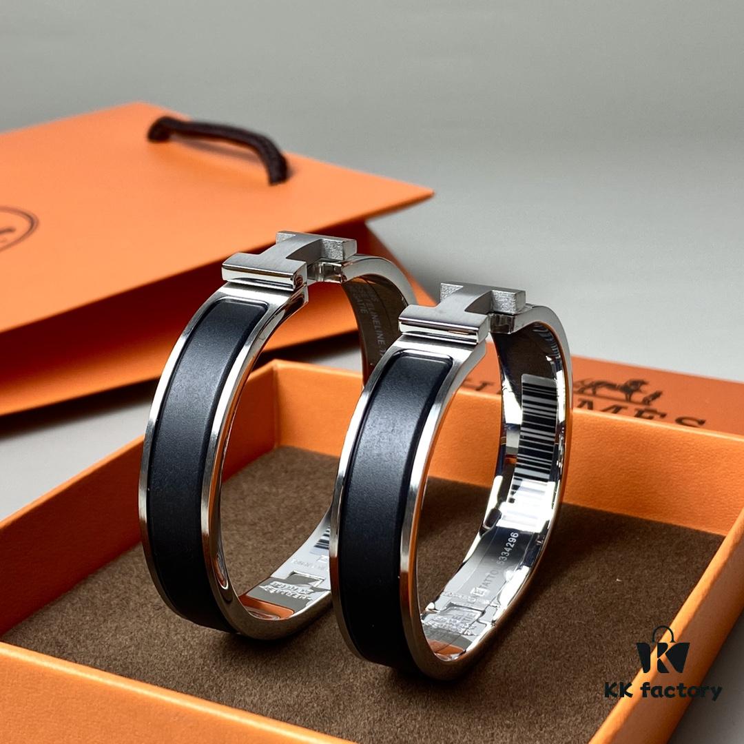 Affordable Hermès Men's Gift ||| Hermès Clic HH Matte Enamel Bracelet