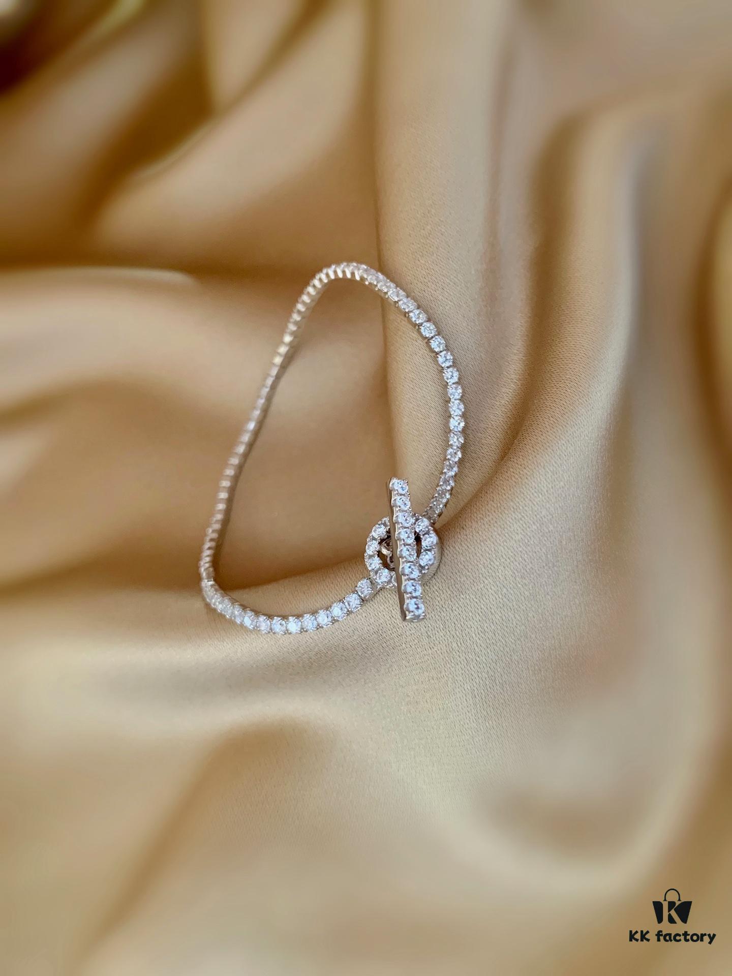 Hermes Finesse Series Pig Nose Bracelet, Exquisitely Crafted, Low-Key Luxury with Elegant Simplicity