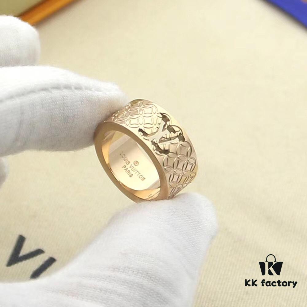 LV Ring Luxury Black and White Bicolor Solid Gold Plated Never Fades Crown LV Louis Vuitton Letter Ring