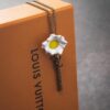 Exclusive First Release: Kris Wu's Louis Vuitton Unisex Daisy Necklace from the 2020 Spring-Summer Runway Limited Gardening Collection (Counterpart Version, Open for Comparison), In-Stock at Boutiques
