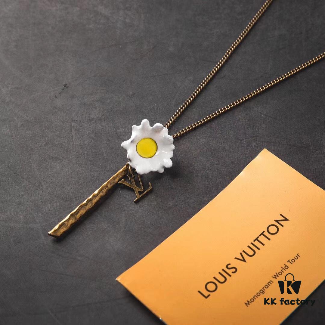 Exclusive First Release: Kris Wu's Louis Vuitton Unisex Daisy Necklace from the 2020 Spring-Summer Runway Limited Gardening Collection (Counterpart Version, Open for Comparison), In-Stock at Boutiques