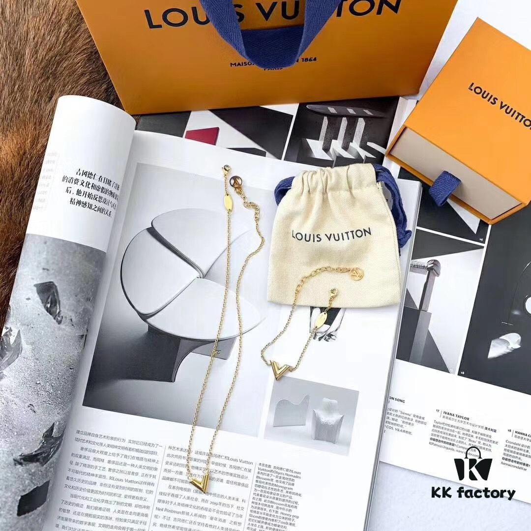 Stunning LV Louis Vuitton Necklace and V-Shaped Bracelet, High-End Custom Original Design, 18K Gold-Plated Craftsmanship, Store Version, One-to-One Replication, Elegant and Refined, Versatile and Sophisticated