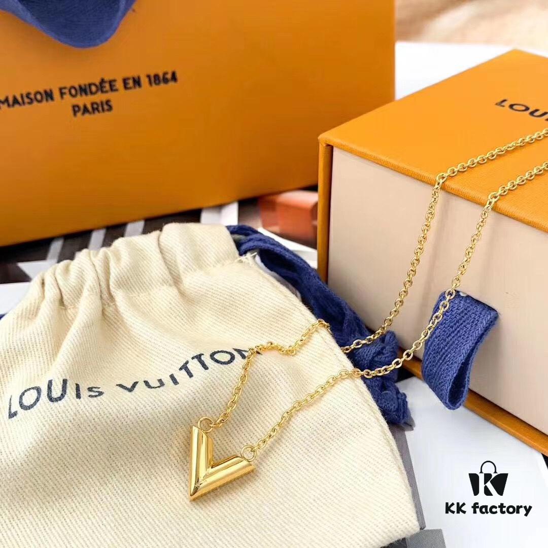 Stunning LV Louis Vuitton Necklace and V-Shaped Bracelet, High-End Custom Original Design, 18K Gold-Plated Craftsmanship, Store Version, One-to-One Replication, Elegant and Refined, Versatile and Sophisticated