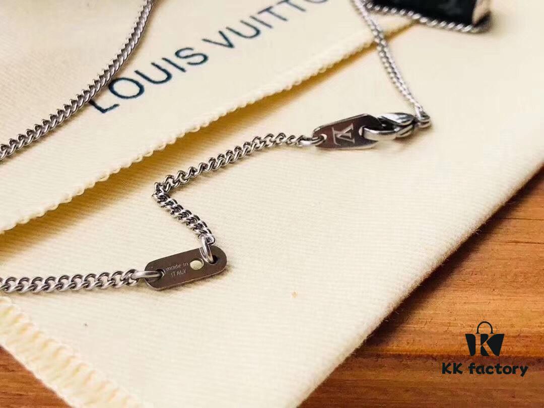 LV New Style Bottle Necklace FLUO