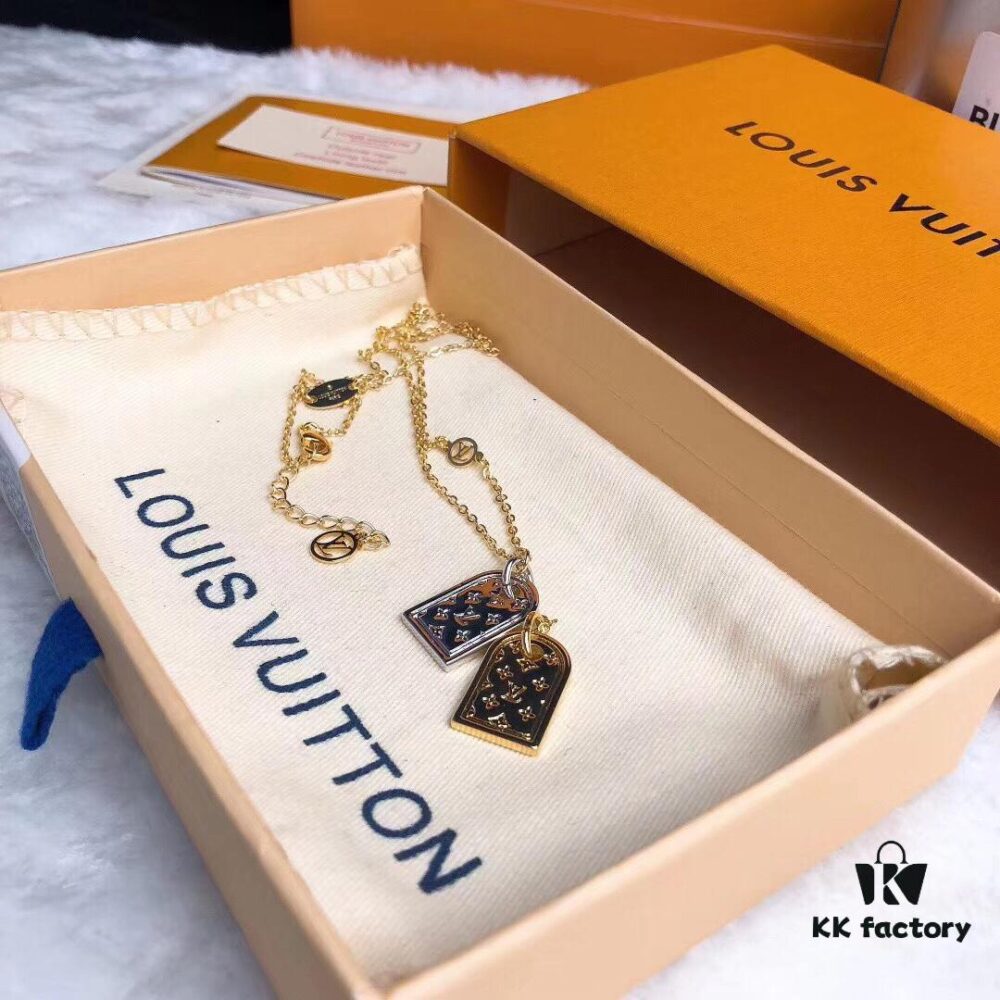 Louis Vuitton LV Japan New Arrival Bicolor Pendant Necklace