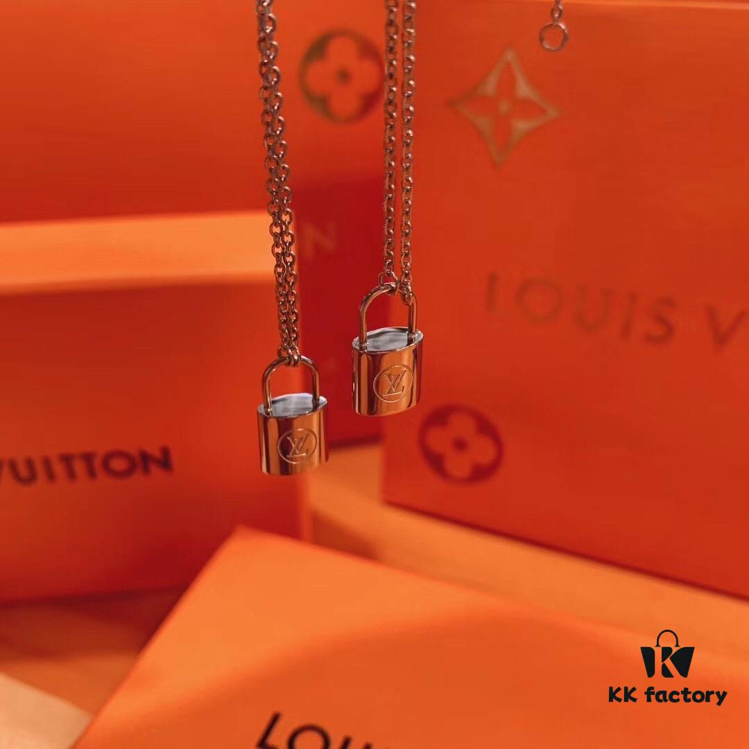 LOUIS VUITTON LOCKIT Charity Pendant Necklace (Proxy Purchase Level Variant, Open to Comparison) – Currently Available at Boutiques