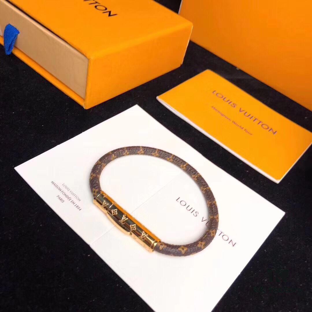 Luxury Level LV Monogram Leather Magnetic Clasp Bracelet, Classic Pattern, Imported Genuine Leather with Refined Texture, Engraved Logo