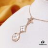 LV Three-Flower Four-Leaf Clover Necklace ✨ Sterling Silver with Thick Gold Plating, Upgraded Craftsmanship, Inlaid with Natural White Mother-of-Pearl, Transparent Jelly-Like Texture