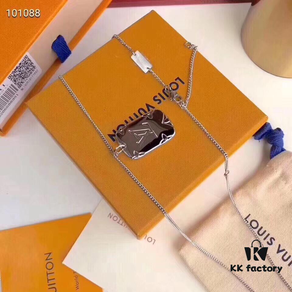 LV Cube Necklace – Unisex Stylish and Durable Pendant, Adjustable Chain