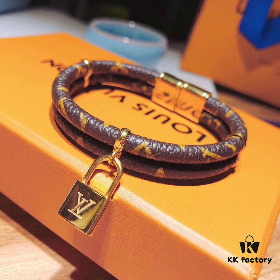 Fine Craftsmanship LV Double-Layer Monogram Leather Buckle Bracelet