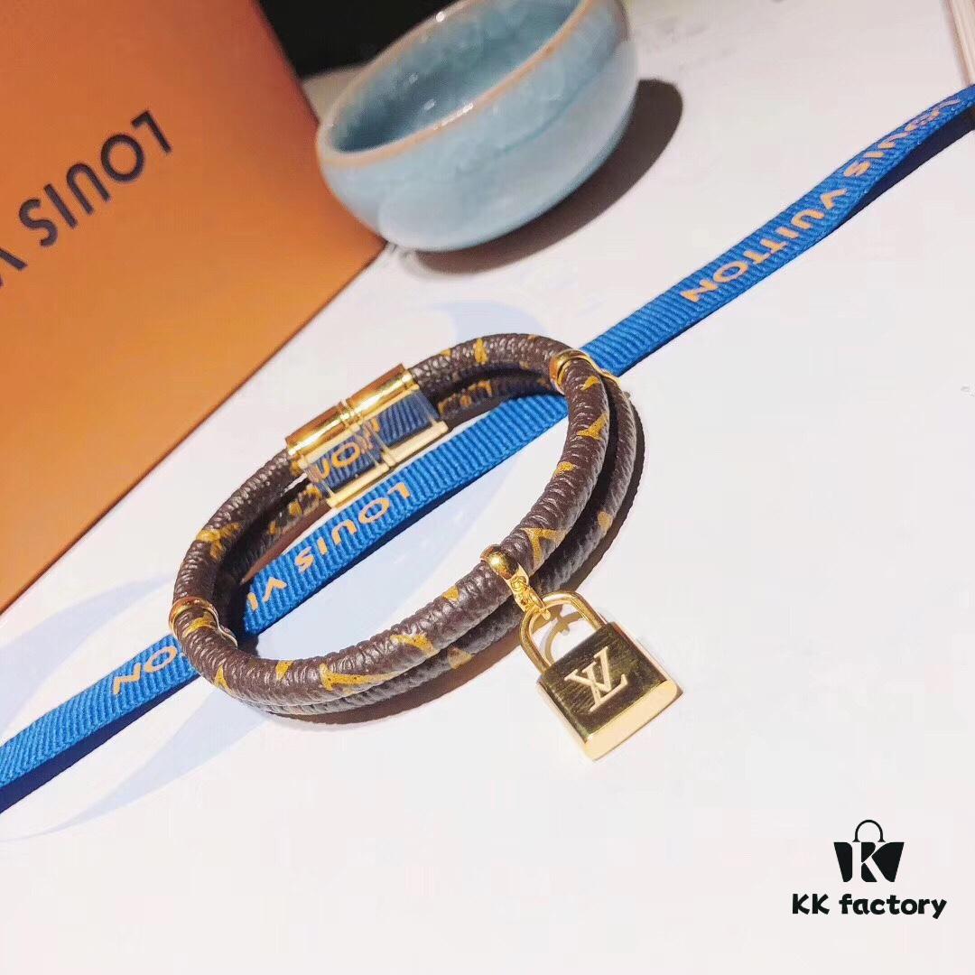 Fine Craftsmanship LV Double-Layer Monogram Leather Buckle Bracelet