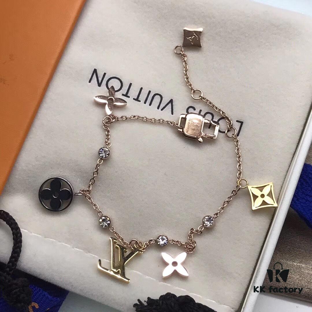 LV Louis Vuitton Letter Multiflower Bracelet, Thick Gold Plating, Elegant and Refined, Stylish and Versatile