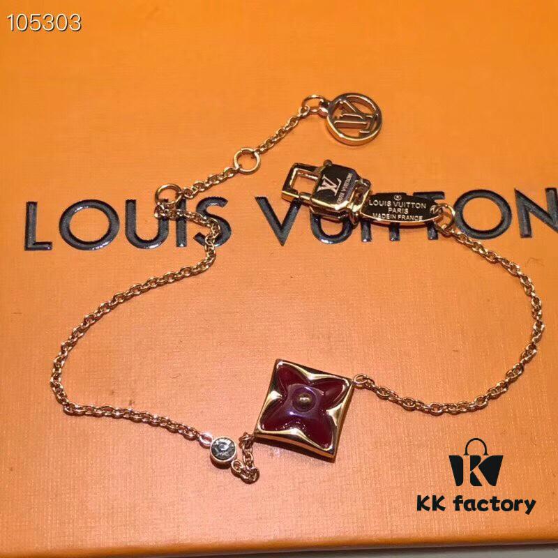 Limited Edition LV Red Agate Flower Pattern Pendant with Diamond-Cut Metal Frame, 925 Gold-Plated Silver Necklace