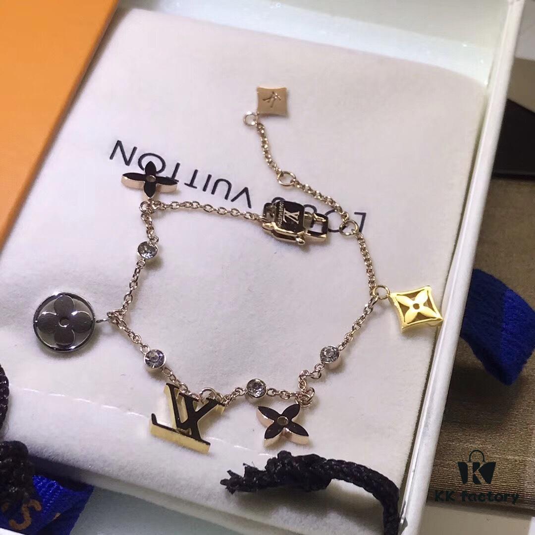LV Louis Vuitton Letter Multiflower Bracelet, Thick Gold Plating, Elegant and Refined, Stylish and Versatile