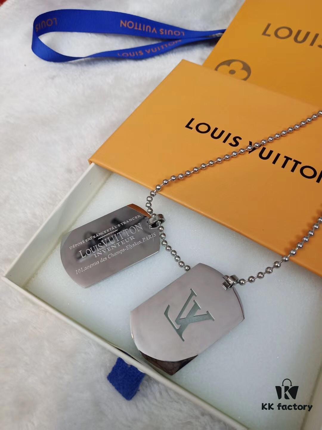 Fangpai LV Necklace Boutique Limited Edition, Stainless Steel Hollow-Out Double LV Pendant, Geometric Square Design, Three Colors Available