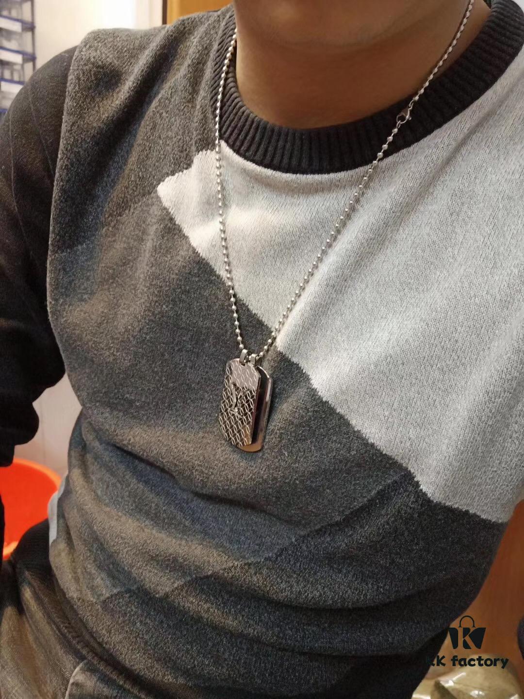 Fangpai LV Necklace Boutique Limited Edition, Stainless Steel Hollow-Out Double LV Pendant, Geometric Square Design, Three Colors Available