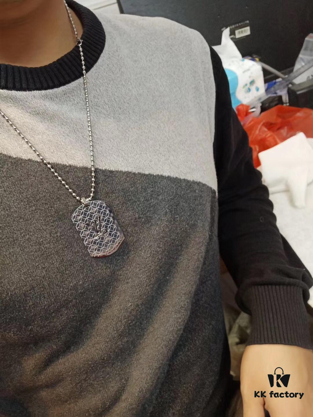 Fangpai LV Necklace Boutique Limited Edition, Stainless Steel Hollow-Out Double LV Pendant, Geometric Square Design, Three Colors Available