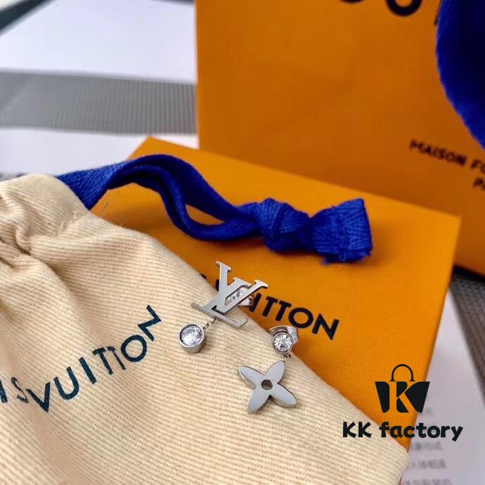 Exclusive Channel! Hot Sale! Zhong Chuxi Same Style Luhjia Newest Four-Leaf Flower Single Diamond Earrings, Silver