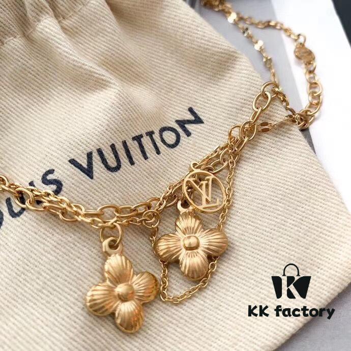 LV Plume Clover White Mother-of-Pearl Necklace Blooming Strass Necklace with Monogram Flower and Crystal-Cut Diamond Accents