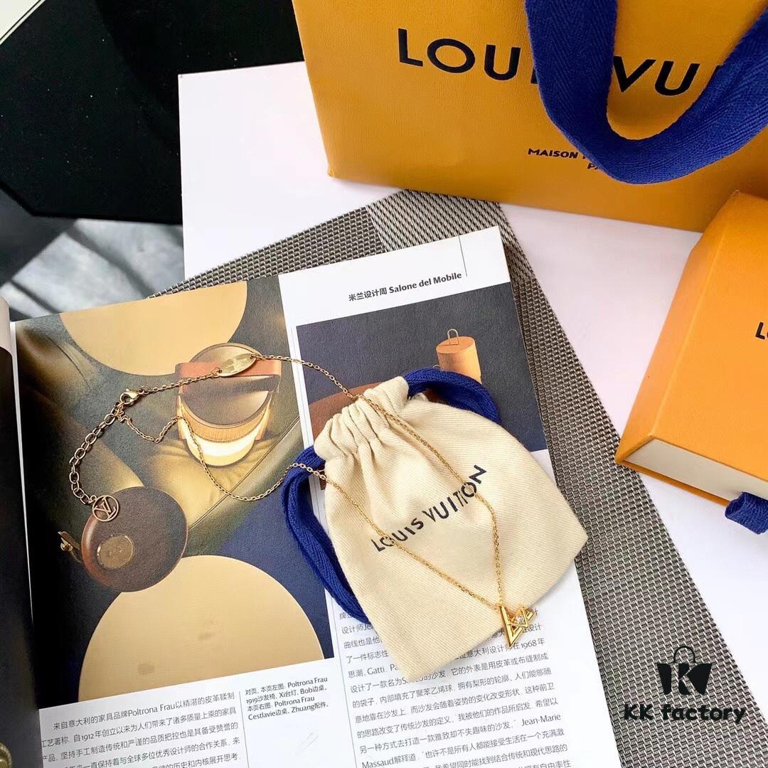 LV Volt Large V Letter Diamond-Paved Necklace, Electroplated 18K Gold