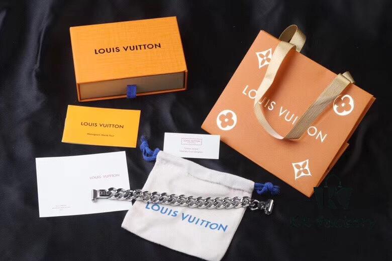 New Arrival Louis Vuitton LV20ss Cuban Chain Latest Iron Stone Buckle