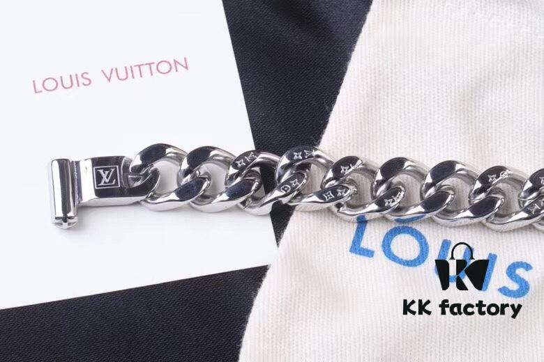 New Arrival Louis Vuitton LV20ss Cuban Chain Latest Iron Stone Buckle