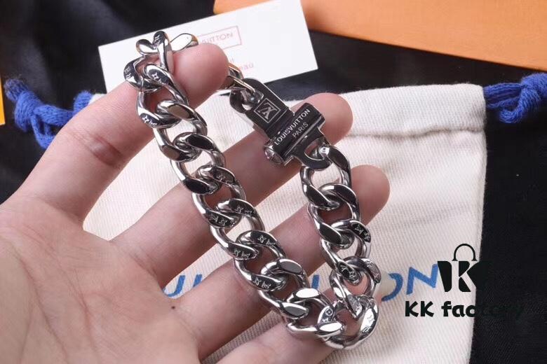 New Arrival Louis Vuitton LV20ss Cuban Chain Latest Iron Stone Buckle