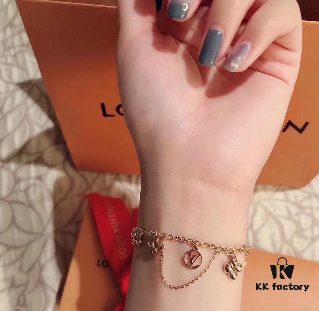 LV Popular Bracelet with Classic Monogram Charm - Hot Online Sensation, Must-Have Summer Accessory