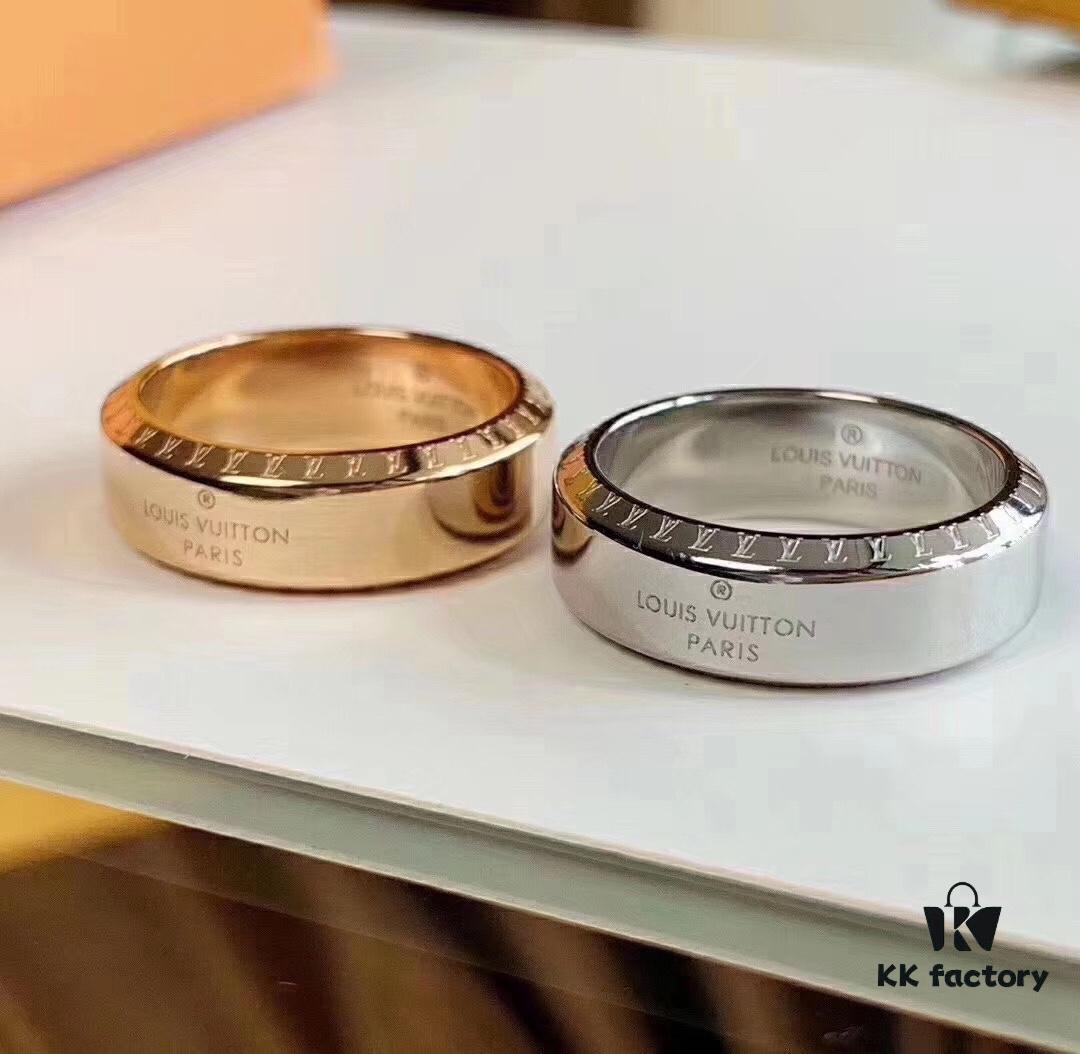 LV Louis Vuitton Letter Ring 💍 Exquisitely Designed, Elegant and Adorable with Delicate Sparkle