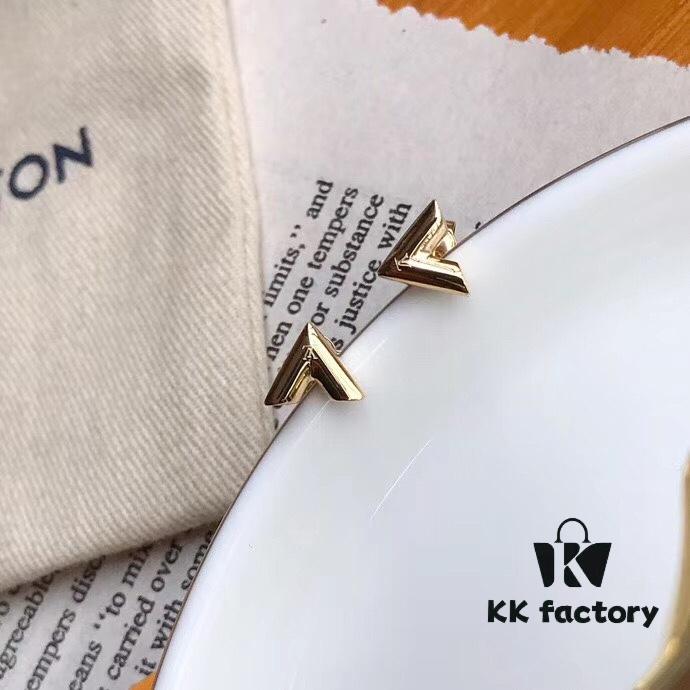 Color Blossom BB Collection Tribute to Georges Louis Vuitton's 1896 Monogram Flower Pattern