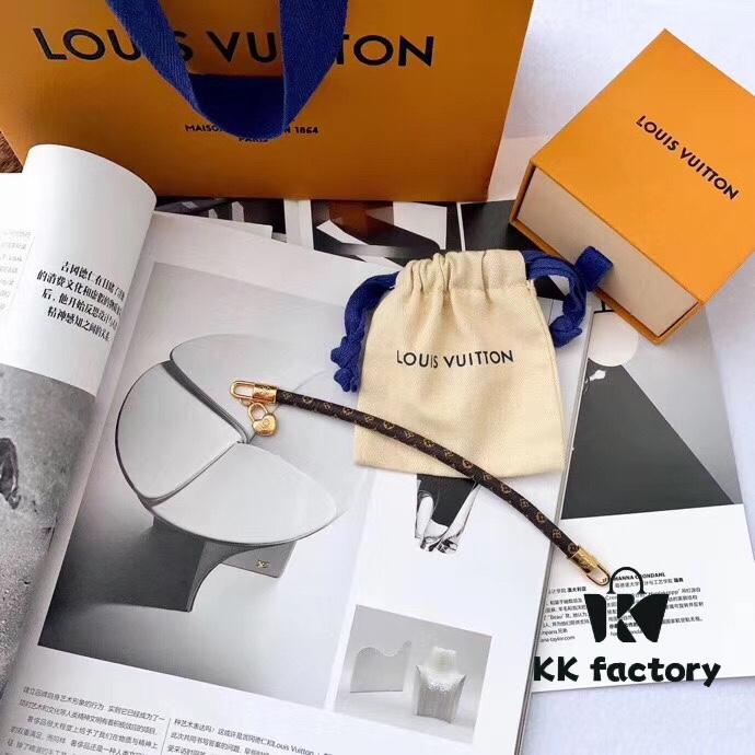 LV TRIBUTE Heart-Shaped Leather Bracelet