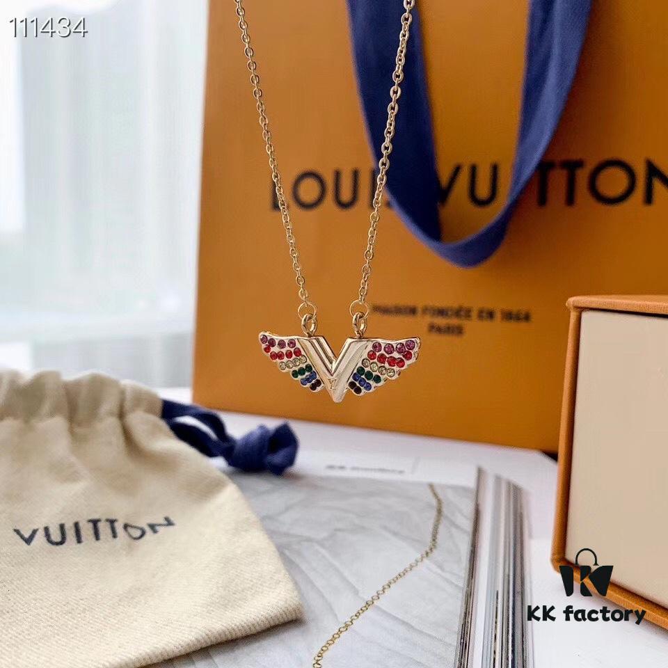 LV Latest Wing and V Letter Necklace Essential V California Dreaming Bracelet
