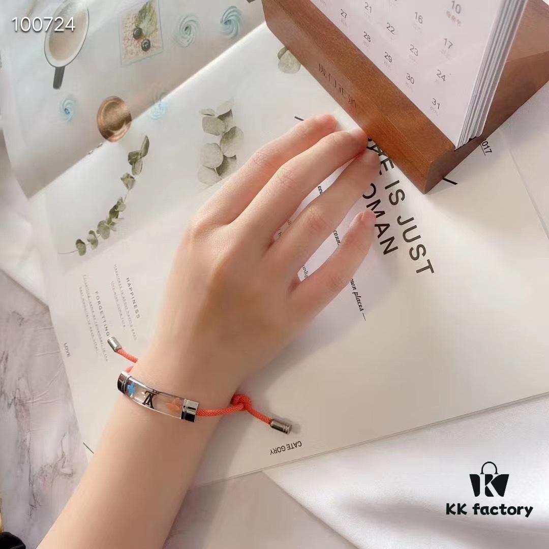 LV Bracelet Featuring Iconic Maison Motifs with Stylish Beads