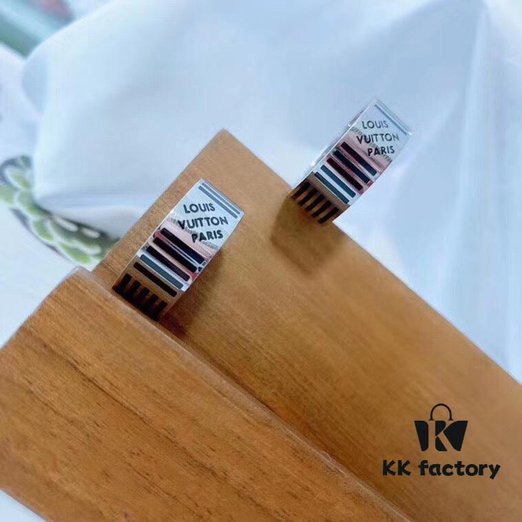 LV Enamel Love Collection, Highly Recommended for Couples or Best Friends, Simple and Elegant Design, 316 Stainless Steel with Louis Vuitton Stamp on Bracelet and Ring