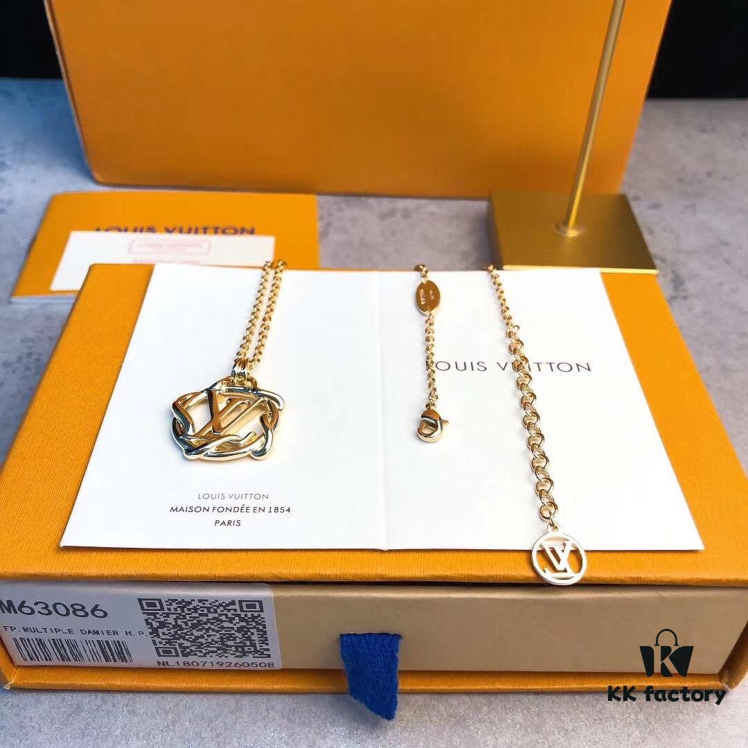 LV Circle Pendant Suspends Gracefully Within Interwoven Lines of the Exquisitely Crafted Metal Chain, Infusing the Garden Louise Long Necklace with Artistic Elegance