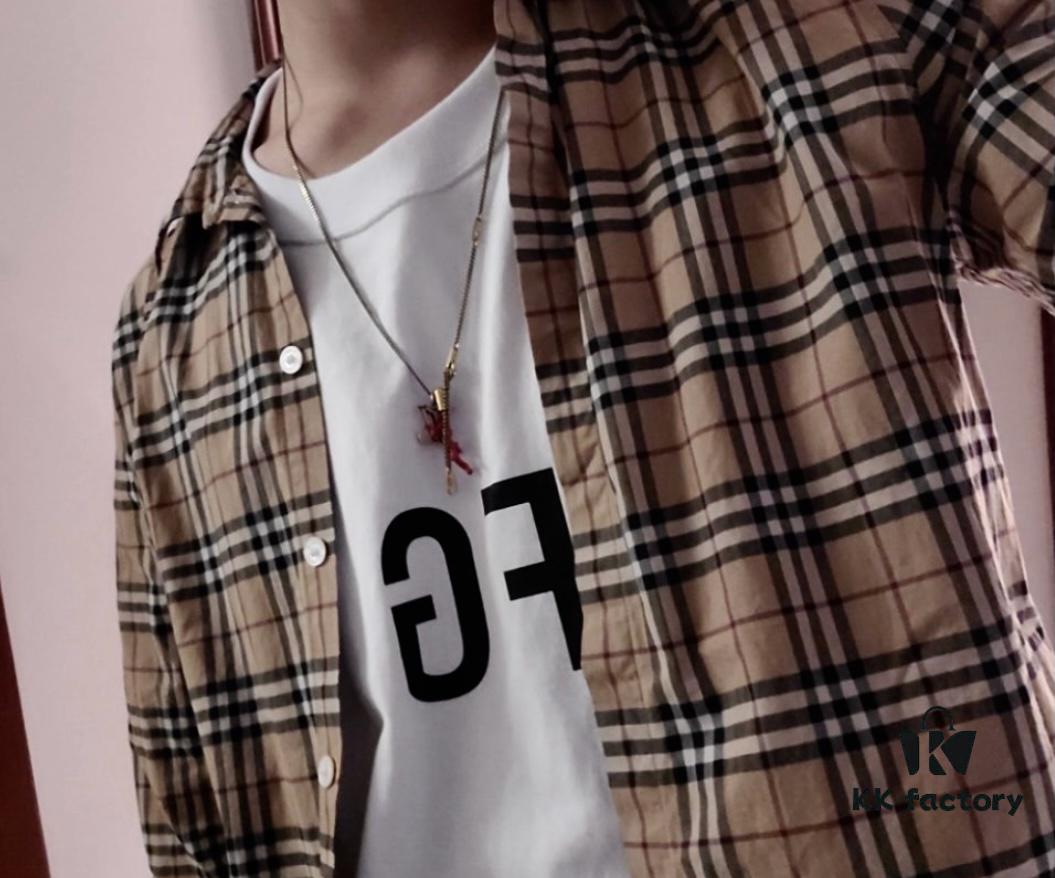 Louis Vuitton LV Pendant Necklace with Red Coral and Logo, Couples Style, One-to-One Craftsmanship