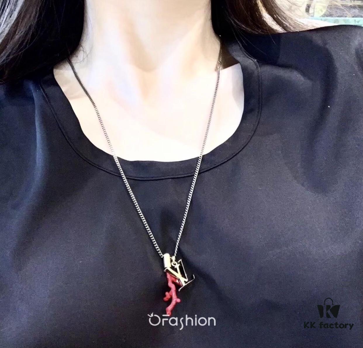 Louis Vuitton LV Pendant Necklace with Red Coral and Logo, Couples Style, One-to-One Craftsmanship