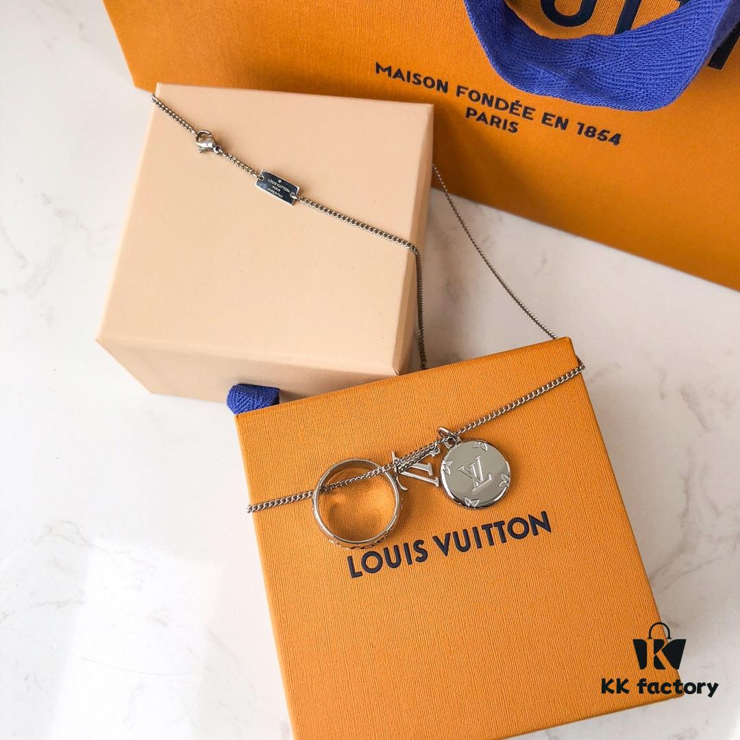 Exclusive In-Stock! Authentic Louis Vuitton New Monogram Pendant Necklace