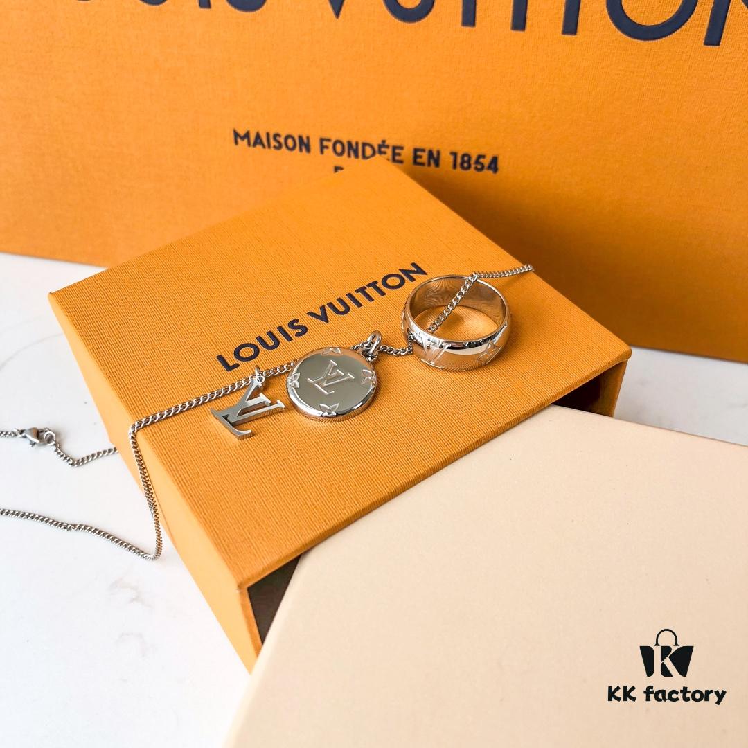 Exclusive In-Stock! Authentic Louis Vuitton New Monogram Pendant Necklace