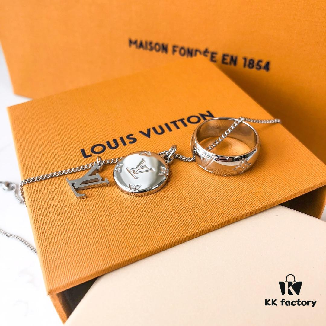 Exclusive In-Stock! Authentic Louis Vuitton New Monogram Pendant Necklace