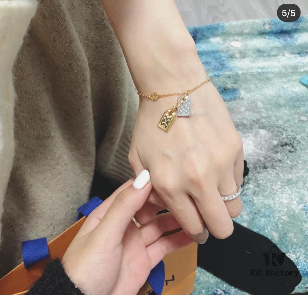 Same Style as Zhong Chuxi's - Must Buy, Keep One for Yourself - LV Classic Two-Tone Pendant Necklace and Bracelet Set