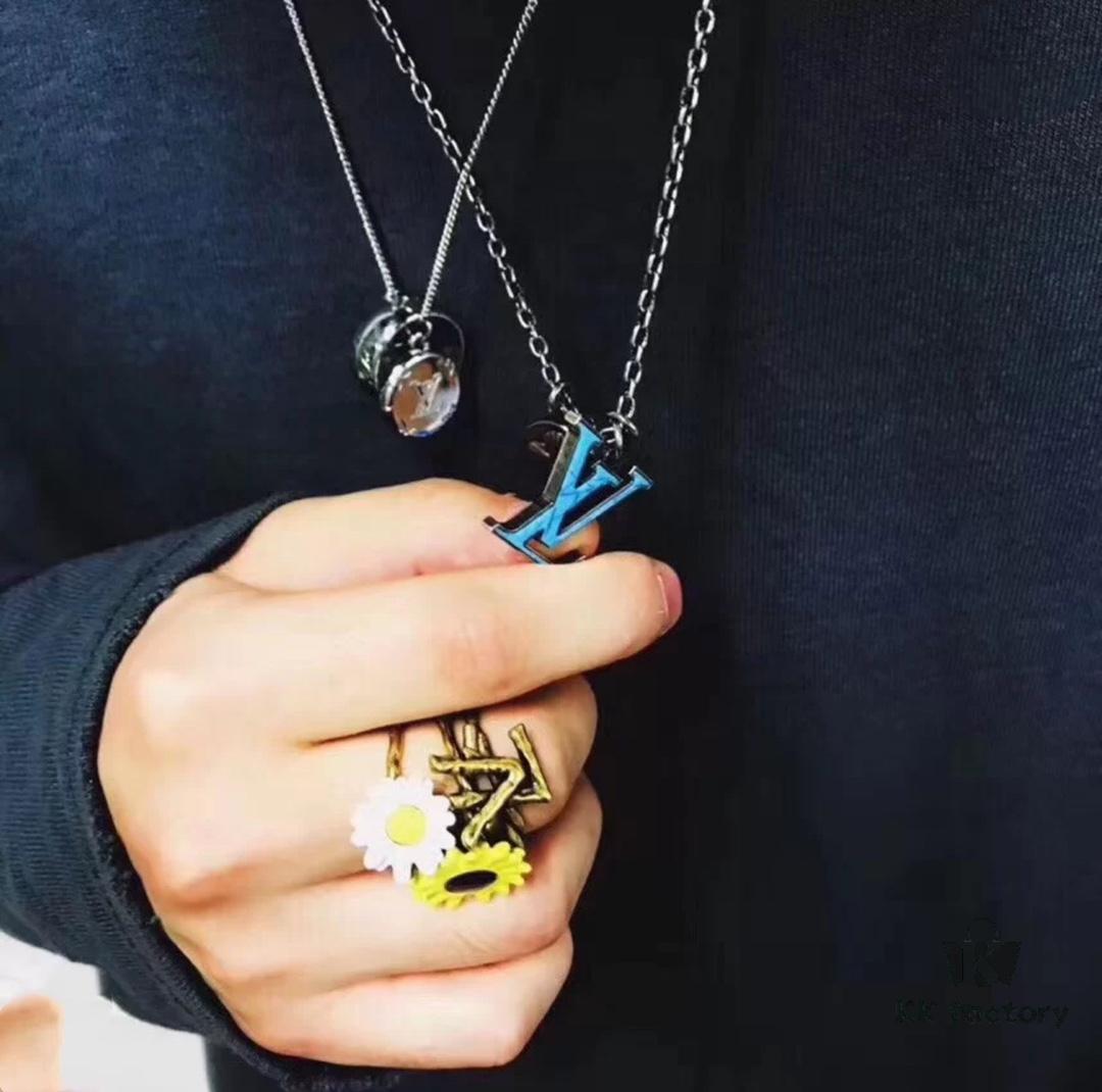 Louis Vuitton Unisex Pendant Chain LV Turquoise Necklace (High-Replica Version, Comparable to Authentic, Synchronized with Boutique Release)