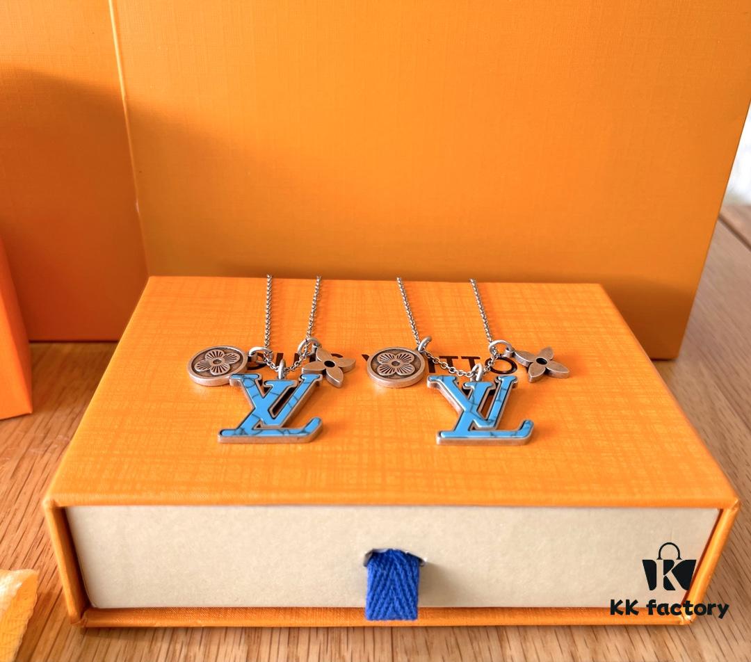 Louis Vuitton Unisex Pendant Chain LV Turquoise Necklace (High-Replica Version, Comparable to Authentic, Synchronized with Boutique Release)