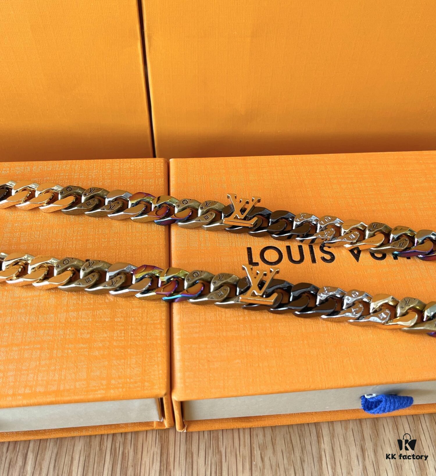 Louis Vuitton CHAIN LINKS PATCHES Enamel Inlaid Cuban Link Bracelet (High-Replica Version, Comparable to Authentic) - Same as Boutique Release, Worn by Cecilia Chung, Can Be Paired as Couple's Bracelet
