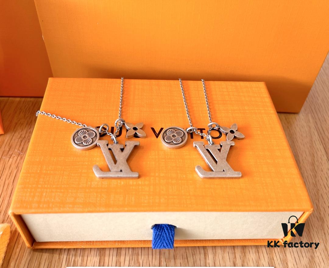 Louis Vuitton Unisex Pendant Chain LV Turquoise Necklace (High-Replica Version, Comparable to Authentic, Synchronized with Boutique Release)