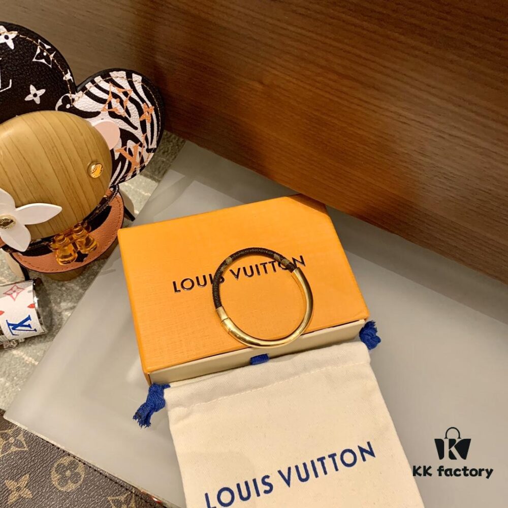 LV Latest Pure LV Double-Circle Metal-Combined Monogram Leather Bracelet for Women