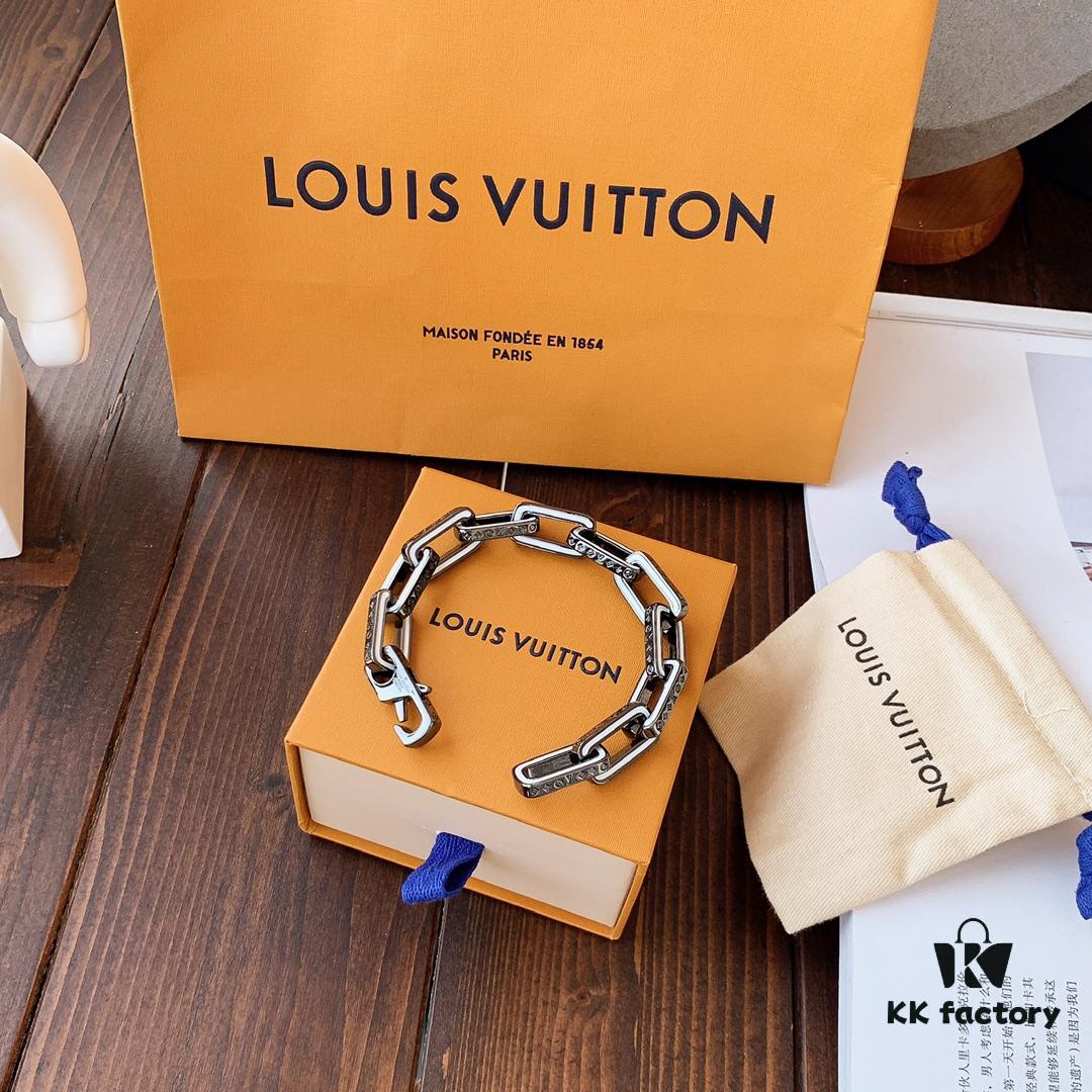 LV Latest Louis Vuitton Men's 316 Stainless Steel Bracelet, Tricolor: Iridescent + Silver, Full Metal Construction, Exquisitely Crafted