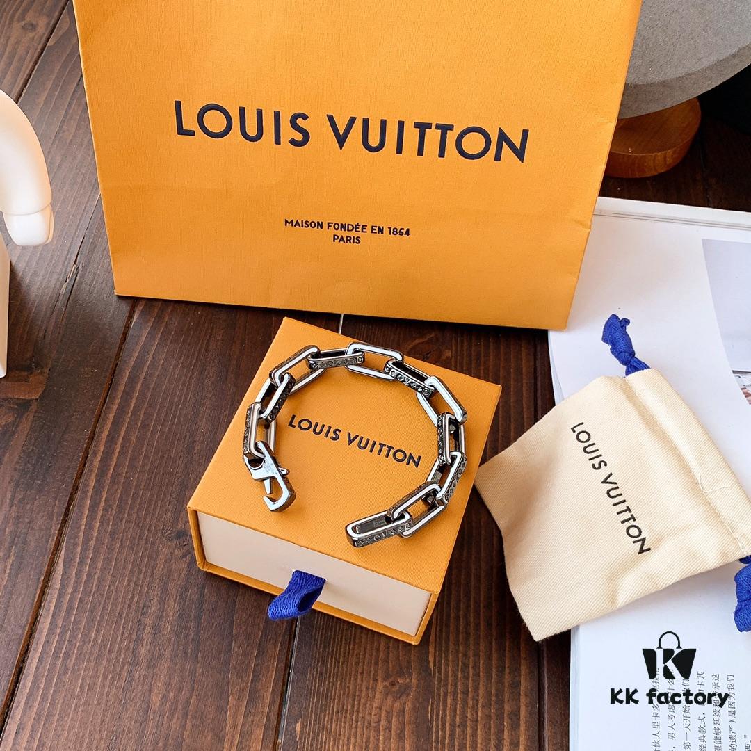 LV Latest Louis Vuitton Men's 316 Stainless Steel Bracelet, Tricolor: Iridescent + Silver, Full Metal Construction, Exquisitely Crafted